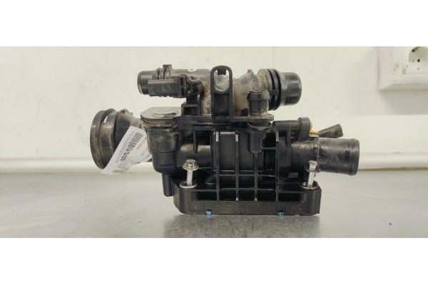 Recambio de termostato para peugeot 308 1.5 hdi 130 fap referencia OEM IAM 9812113780  
