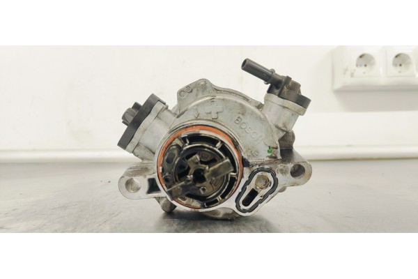 Recambio de depresor freno / bomba vacio para peugeot 308 1.5 hdi 130 fap referencia OEM IAM 9804021880  