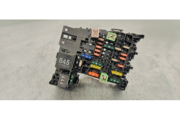 Recambio de caja reles / fusibles para skoda octavia combi (5e5) ambition referencia OEM IAM 5Q0937615C  