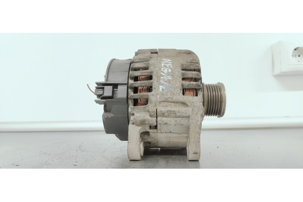 Recambio de alternador para renault megane iii berlina 5 p 2.0 i 140 referencia OEM IAM 231000543R  