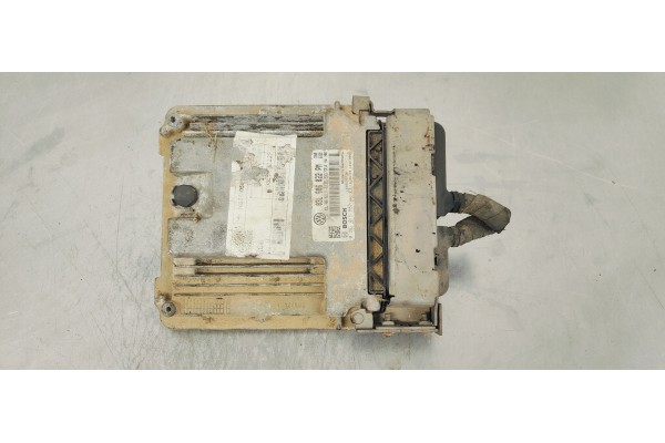 Recambio de centralita motor uce para volkswagen eos (1f7) 2.0 tdi referencia OEM IAM 0281015882  