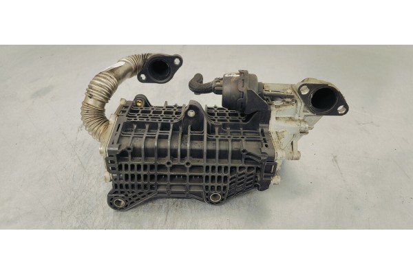 Recambio de enfriador egr para peugeot 308 1.5 hdi 130 fap referencia OEM IAM 9813050280  