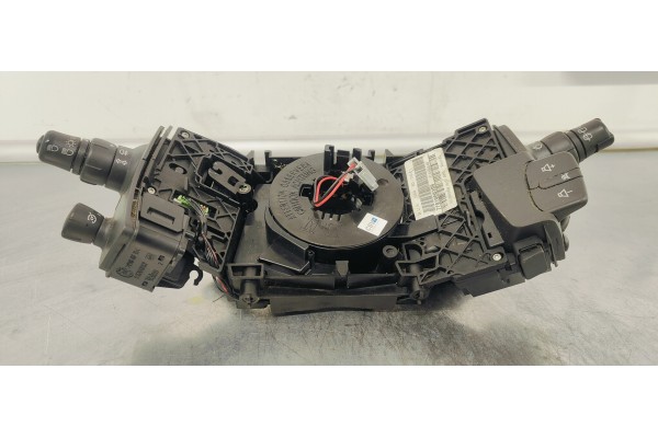 Recambio de mando multifuncion para renault scenic ii emotion referencia OEM IAM 7701060399  