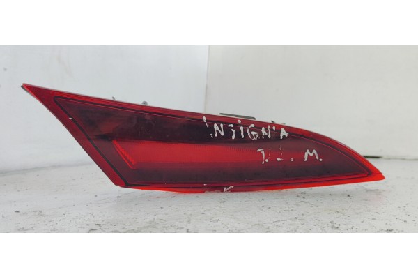 Recambio de piloto trasero izquierdo interior para opel insignia berlina 2.0cdti 130 fap referencia OEM IAM 23135917  