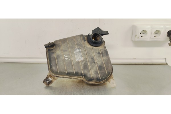 Recambio de deposito expansion para jaguar xf 2.2 diesel luxury referencia OEM IAM 8X238A080AF  