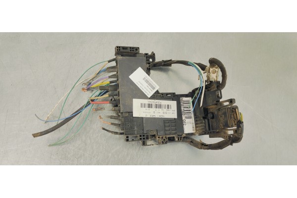 Recambio de caja reles / fusibles para peugeot 508 sw 1.6 hdi referencia OEM IAM 9665877980  