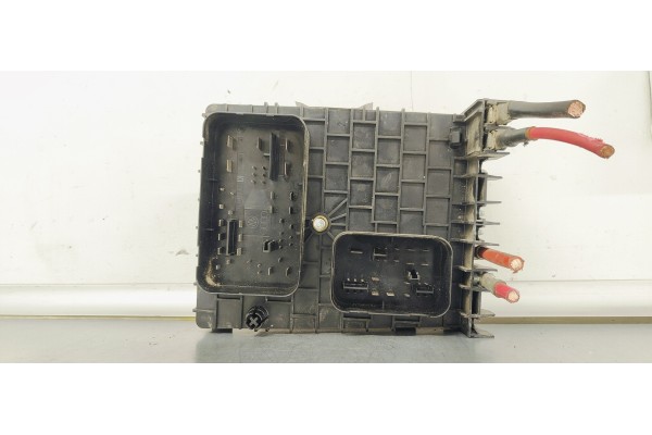 Recambio de caja reles / fusibles para seat toledo (5p2) 1.9tdi 105 referencia OEM IAM 1K0937124K  