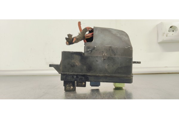 Recambio de caja reles / fusibles para bmw mini (r56) 1.6 i referencia OEM IAM 921337201  