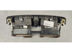 Recambio de rejilla aireadora para renault scenic iii 1.9 dci 130 referencia OEM IAM 682600031R  