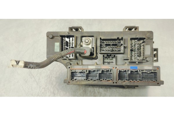 Recambio de caja reles / fusibles para jeep compass 2.0 crd referencia OEM IAM P04692207AF  