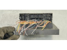 Recambio de caja reles / fusibles para volkswagen golf v berlina (1k1) highline 4motion referencia OEM IAM 3C0937049AH  
