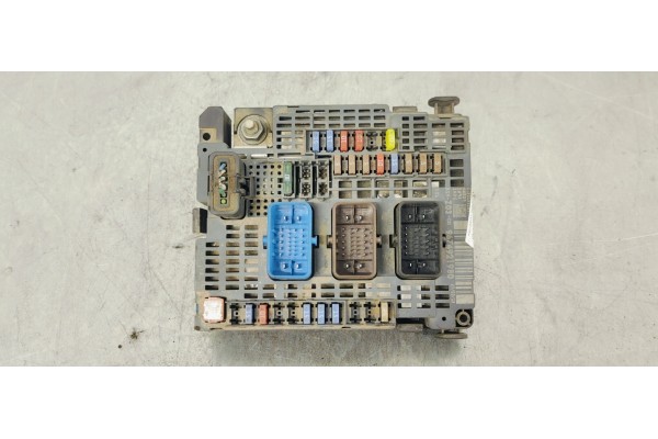 Recambio de caja reles / fusibles para peugeot 508 sw 1.6 hdi referencia OEM IAM 9674921980  