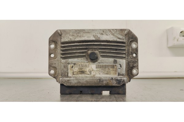 Recambio de centralita motor uce para renault kangoo 1.6 referencia OEM IAM 8200936811  