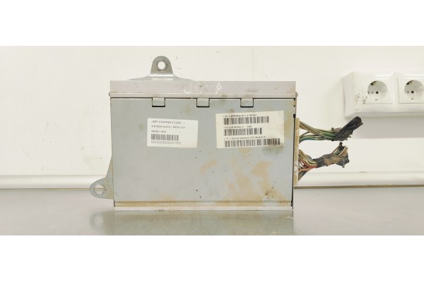 Recambio de sistema audio / radio cd para jeep compass 2.0 crd referencia OEM IAM 05064118AK  