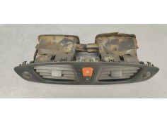 Recambio de rejilla aireadora para renault scenic iii 1.9 dci 130 referencia OEM IAM 682600031R  