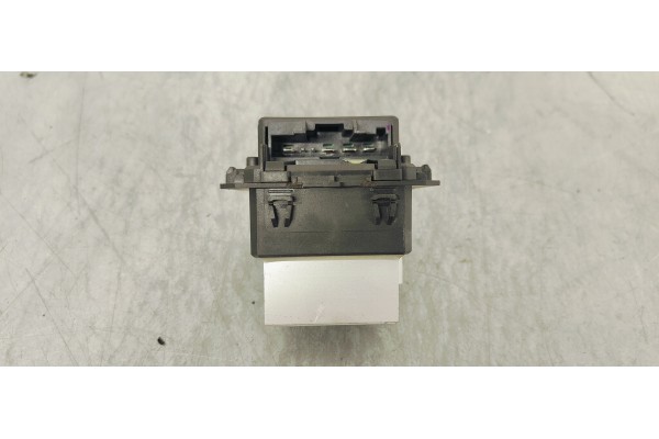 Recambio de resistencia calefaccion para toyota aygo x 1.0 i referencia OEM IAM T564665B  