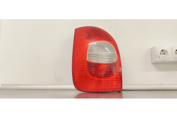 Recambio de piloto trasero izquierdo para citroen xsara picasso 2.0 hdi satisfaction referencia OEM IAM 9650005880  