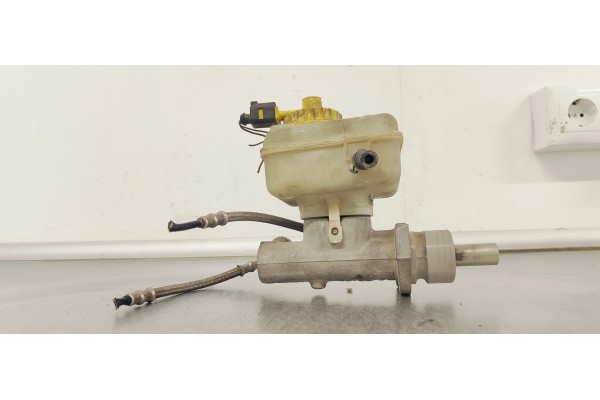 Recambio de bomba freno para volkswagen golf iv berlina (1j1) básico referencia OEM IAM 21027099  