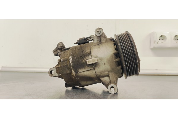 Recambio de compresor aire acondicionado para renault scenic ii referencia OEM IAM 8200855146  