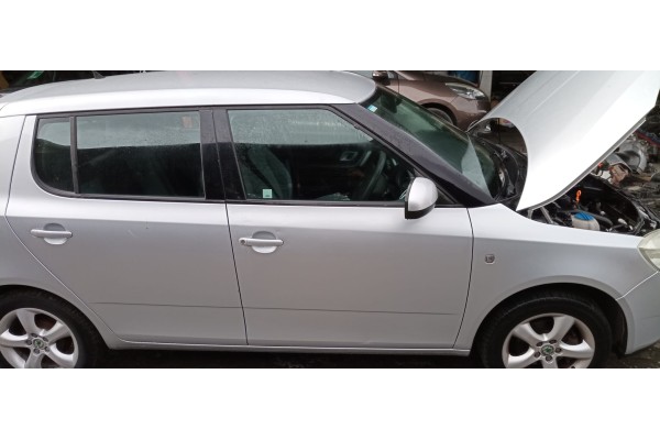 Recambio de puerta delantera derecha para skoda fabia (5j2 ) young referencia OEM IAM   