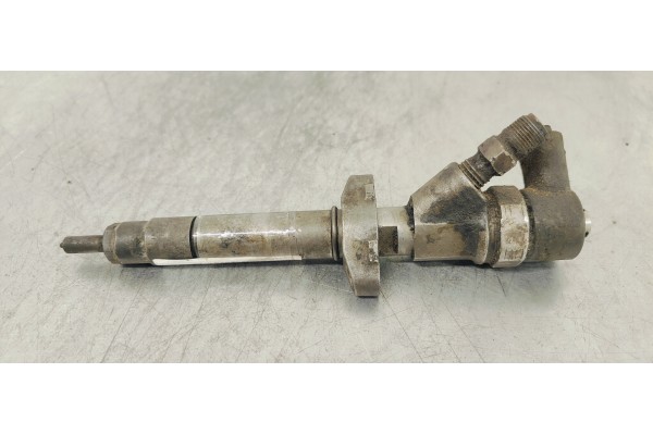 Recambio de inyector para renault master caja abierta/chasis ab ´98 referencia OEM IAM 0445110141  