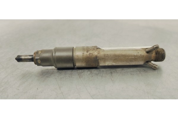 Recambio de inyector para volkswagen golf iv berlina (1j1) básico referencia OEM IAM 028130202P  