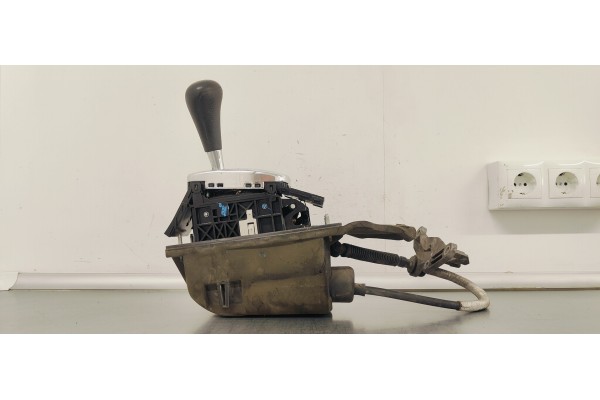 Recambio de palanca cambio para audi a6 avant (4b5) 2.5 tdi referencia OEM IAM 4B0713041AB  