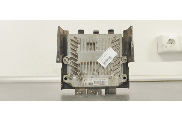Recambio de centralita motor uce para citroen c3 1.4 hdi exclusive referencia OEM IAM 9653447480  