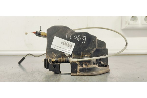 Recambio de cerradura puerta trasera izquierda para bmw serie 3 berlina (e90) 318 i referencia OEM IAM 7202147  