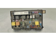 Recambio de caja reles / fusibles para opel astra h berlina enjoy referencia OEM IAM 13250232  