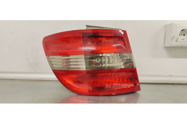 Recambio de piloto trasero izquierdo para mercedes-benz clase b (w245) 2.0 cdi referencia OEM IAM A1698202564  