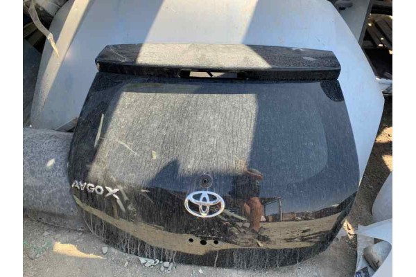 Recambio de porton trasero para toyota aygo x 1.0 i referencia OEM IAM   