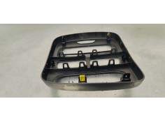 Recambio de consola central para renault clio iv 1.5 dci referencia OEM IAM 682607777R  