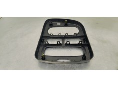 Recambio de consola central para renault clio iv 1.5 dci referencia OEM IAM 682607777R  