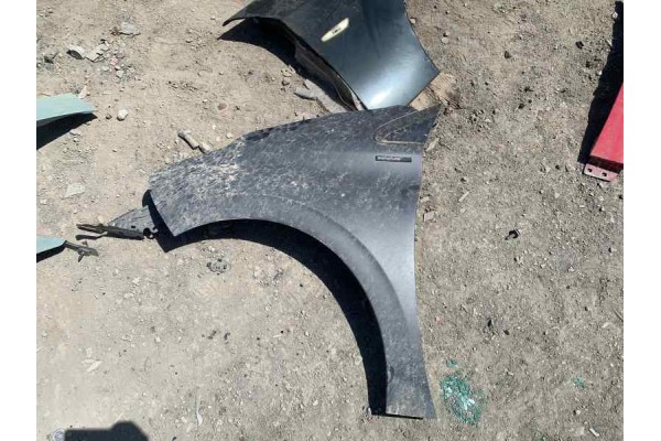 Recambio de aleta delantera izquierda para peugeot 208 1.2 referencia OEM IAM   