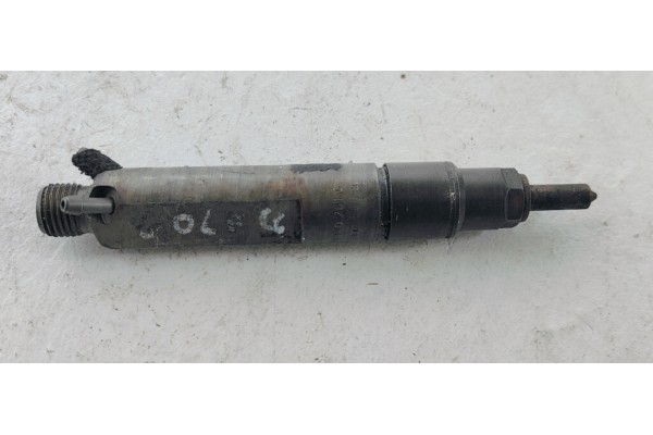 Recambio de inyector para volkswagen golf iv berlina (1j1) básico referencia OEM IAM 038130201G  
