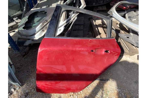 Recambio de puerta trasera izquierda para peugeot 208 1.6 hdi 100 fap referencia OEM IAM   