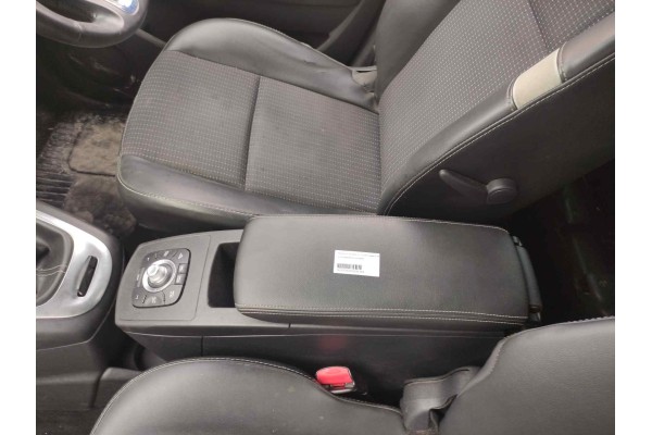 Recambio de apoyabrazos central para renault scenic iii 1.5 dci diesel fap referencia OEM IAM   