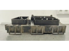 Recambio de caja reles / fusibles para opel zafira b enjoy referencia OEM IAM 13206752  