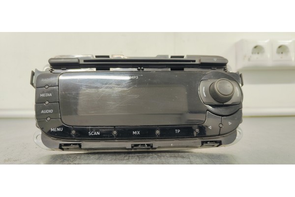 Recambio de sistema audio / radio cd para seat ibiza (6j5) 1.6 tdi referencia OEM IAM 6J1035153G  
