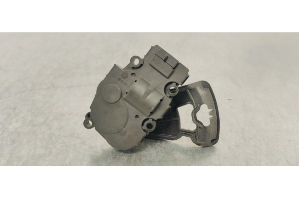 Recambio de motor apertura trampillas climatizador para ds 4 1.5 hdi referencia OEM IAM EGP0071  