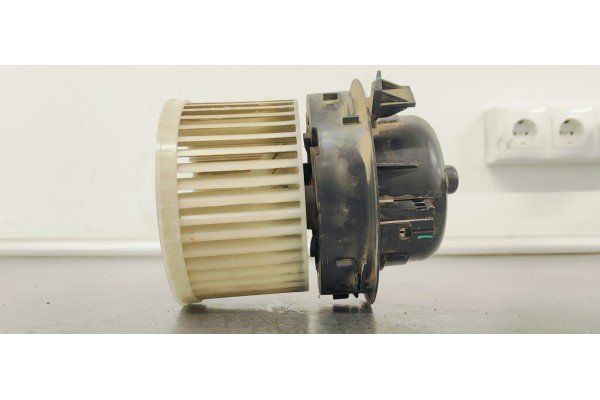 Recambio de ventilador calefaccion para peugeot 208 (p2) 1.5 hdi referencia OEM IAM 7015011001  