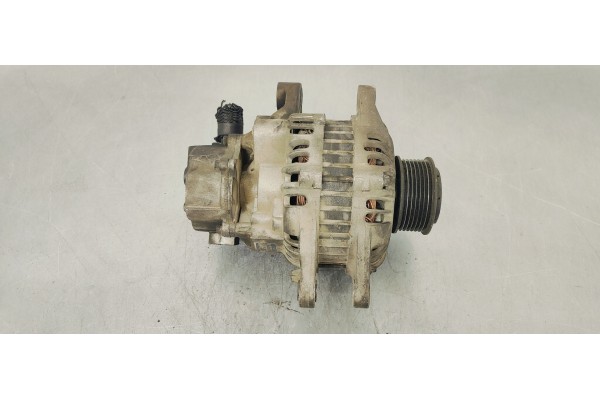 Recambio de alternador para kia sorento 2.5 crdi ex referencia OEM IAM 373004A112  