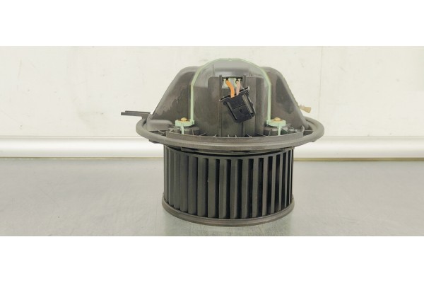 Recambio de ventilador calefaccion para bmw serie 1 berlina (e81/e87) 2.0 d referencia OEM IAM 64116933663  