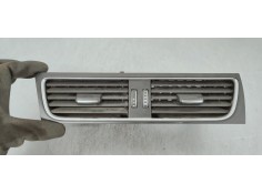 Recambio de rejilla aireadora para audi a4 ber. (b8) 2.0 tdi referencia OEM IAM 8T1820951E  