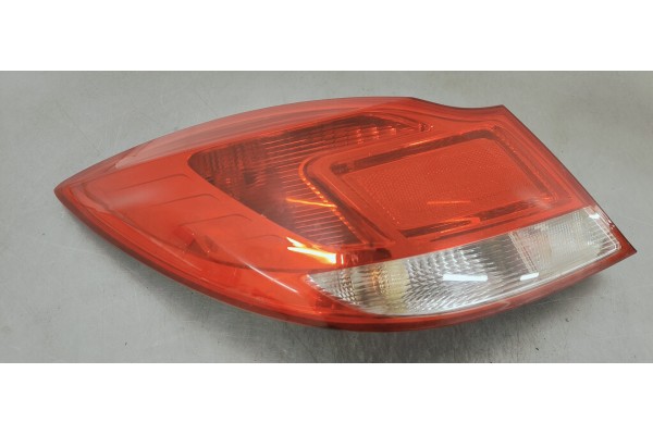 Recambio de piloto trasero izquierdo para opel insignia berlina 2.0cdti 130 fap referencia OEM IAM   