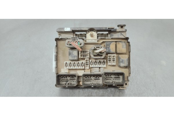 Recambio de caja reles / fusibles para citroen c4 berlina cool referencia OEM IAM 9661682980  