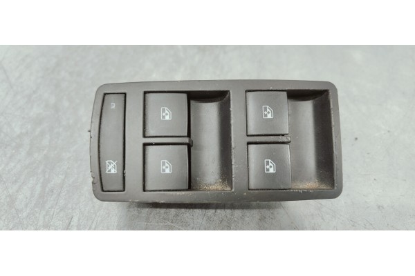 Recambio de mando elevalunas delantero izquierdo para opel insignia berlina 2.0cdti 130 fap referencia OEM IAM 13301743  