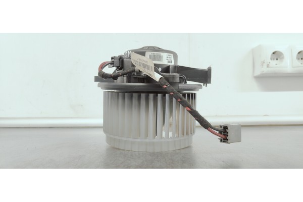 Recambio de ventilador calefaccion para opel insignia berlina 2.0cdti 130 fap referencia OEM IAM 5242673401  