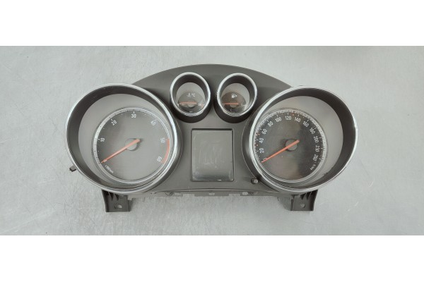 Recambio de cuadro instrumentos para opel insignia berlina 2.0cdti 130 fap referencia OEM IAM 12844142  